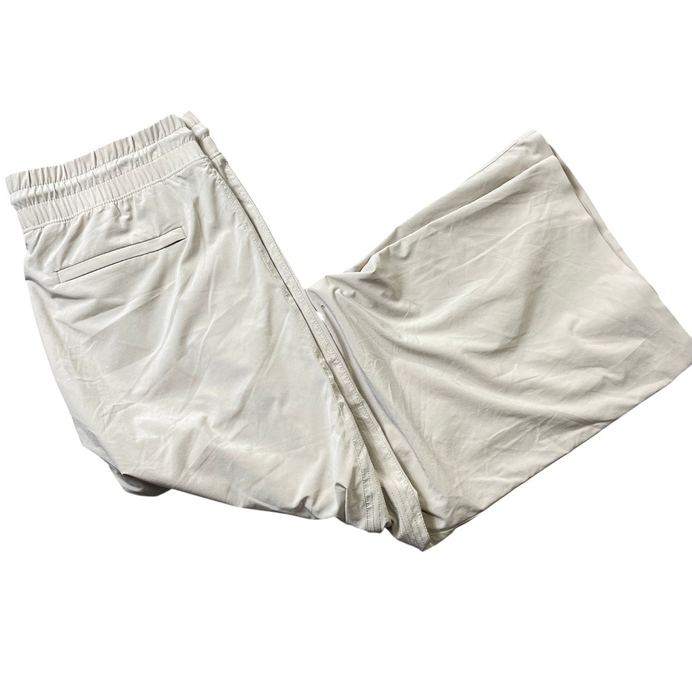 Athleta 14 Beige Elastic Waist Pull On Polyester‎ Blend Wide Leg Capris